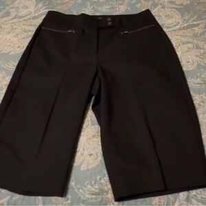 White House Blk Market 12” Bermuda shorts, sz4, zipper front, like new